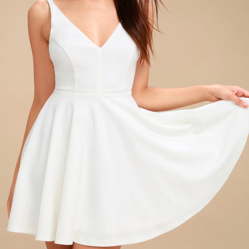 🌸👗 Lulu's Darling Delight White Skater Dress - Size Medium